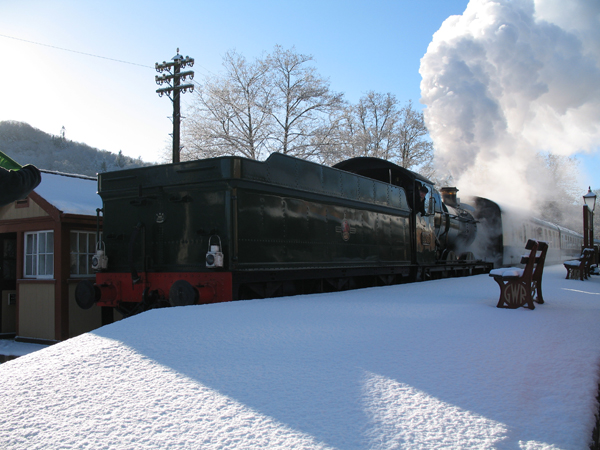 3205 taking Santa to Totnes - Staverton December 2010